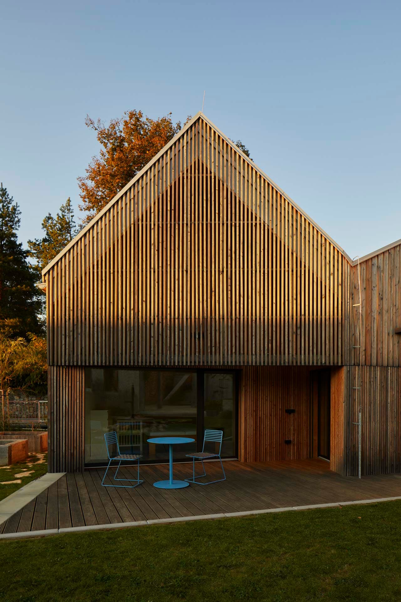 Nový dům se starým mlýnem – usedlost v Opatové | myLoci