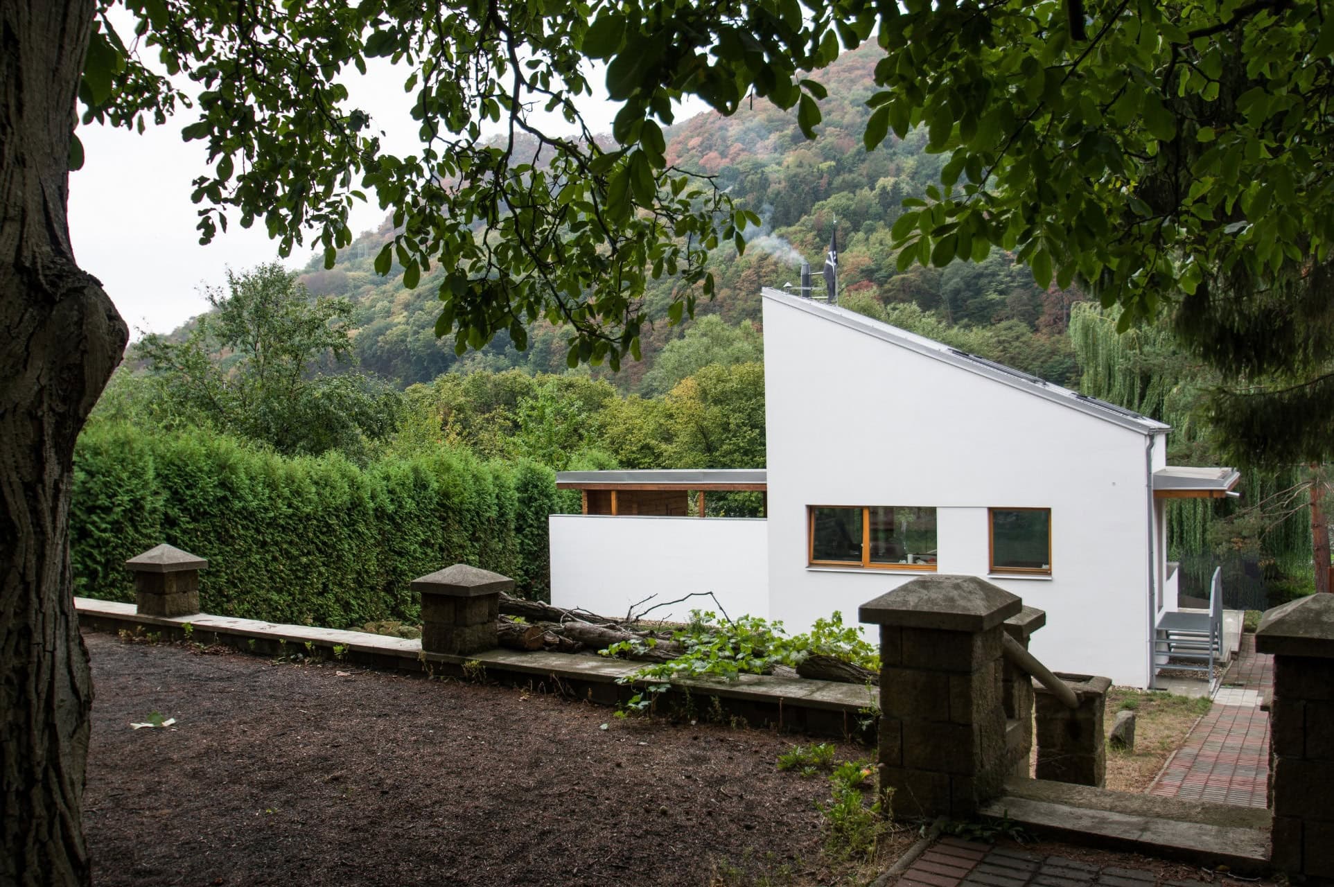 Chata u řeky Brná nad Labem – moderní rekreace | myLoci