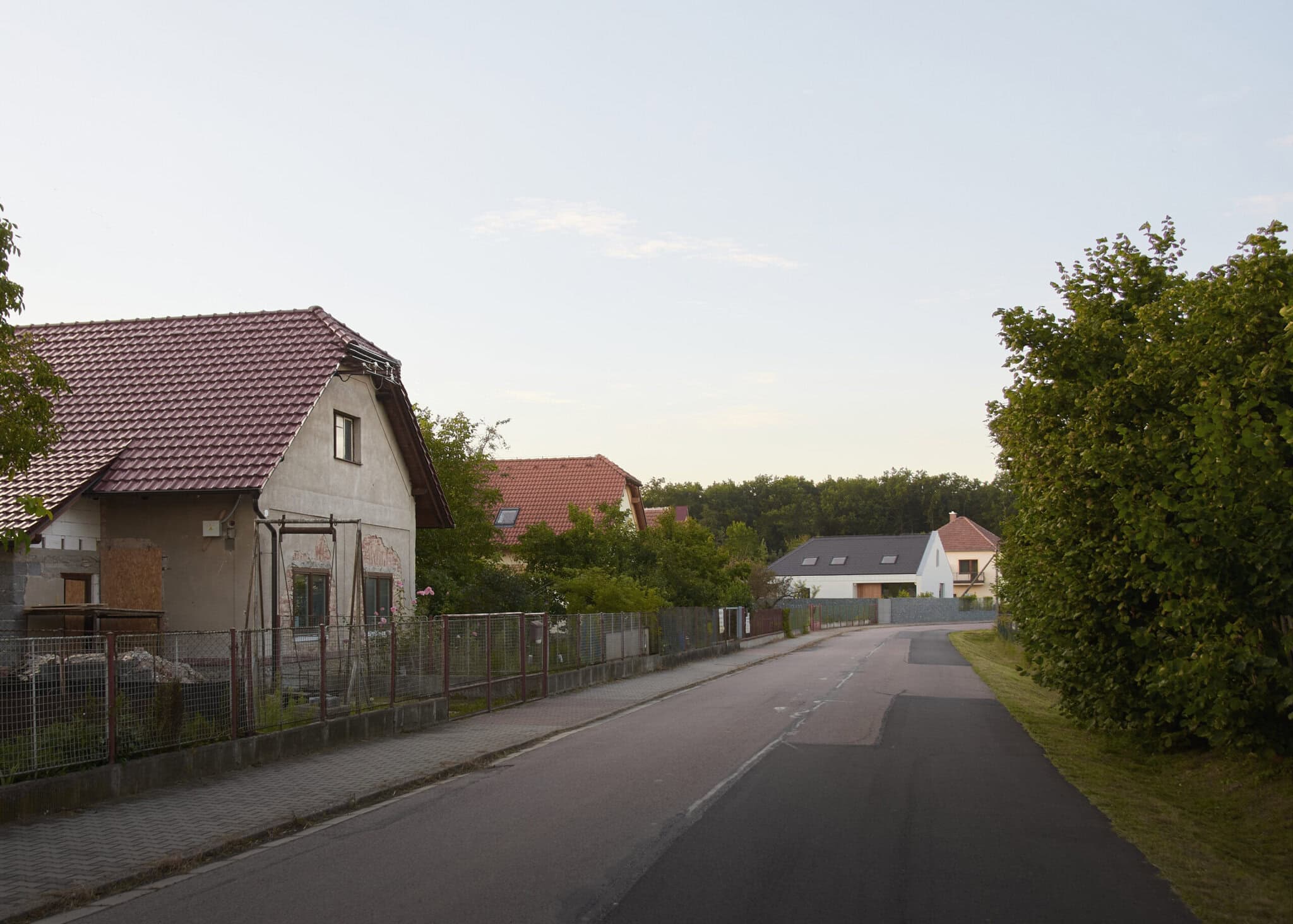 Dům u cesty na Kunětickou horu – moderní rodinný dům | myLoci