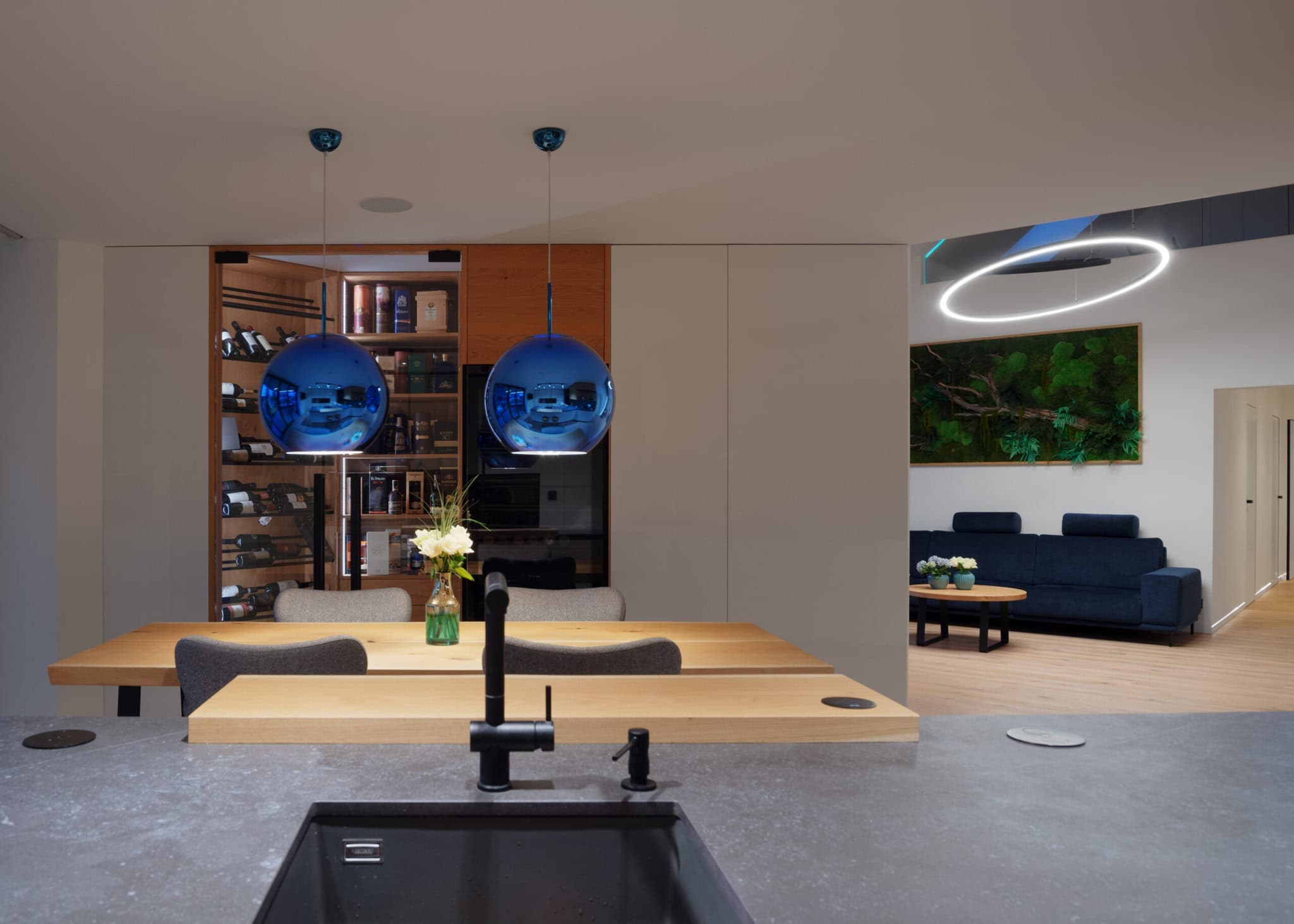 Dům u cesty na Kunětickou horu – moderní rodinný dům | myLoci