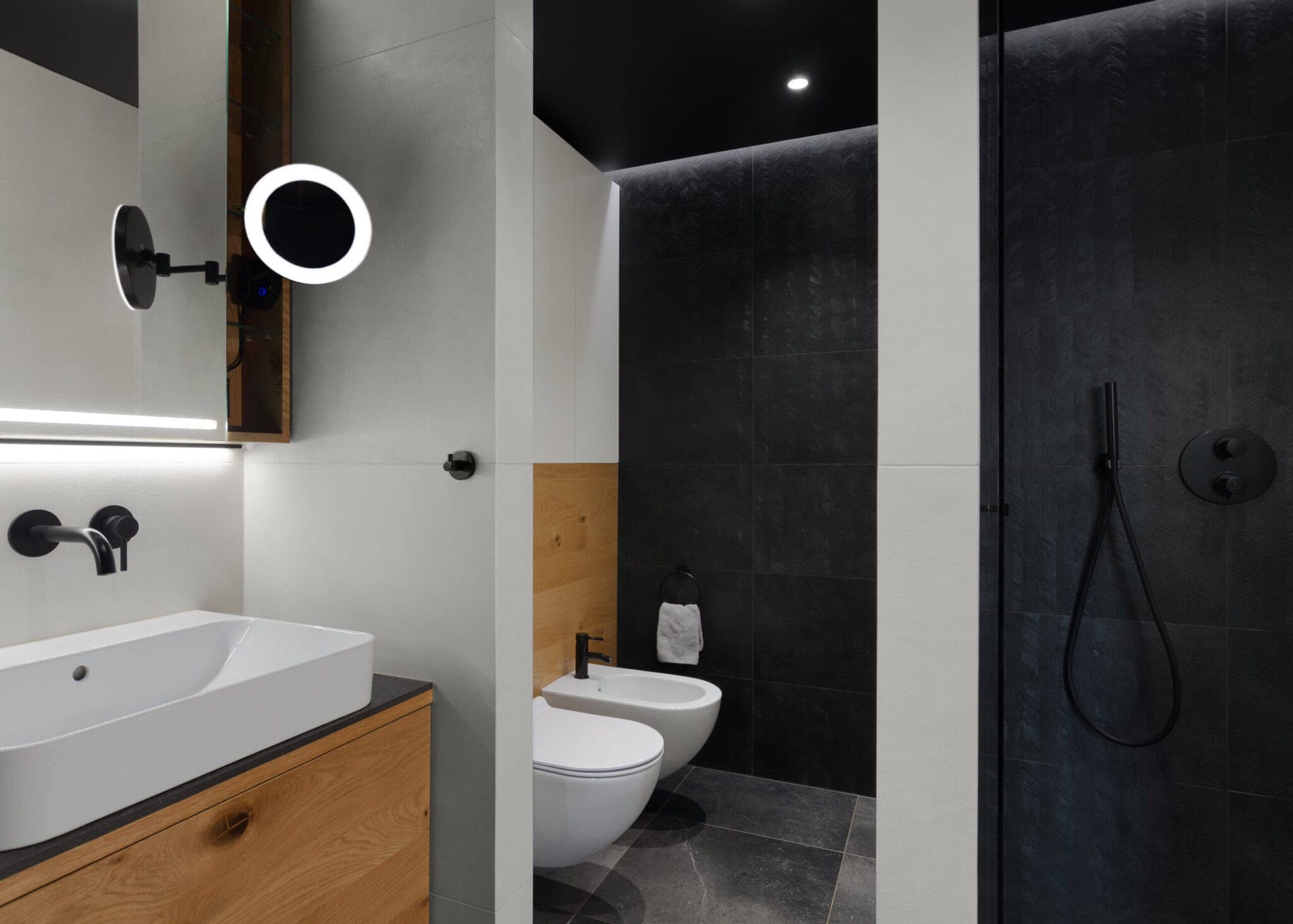 Dům u cesty na Kunětickou horu – moderní rodinný dům | myLoci