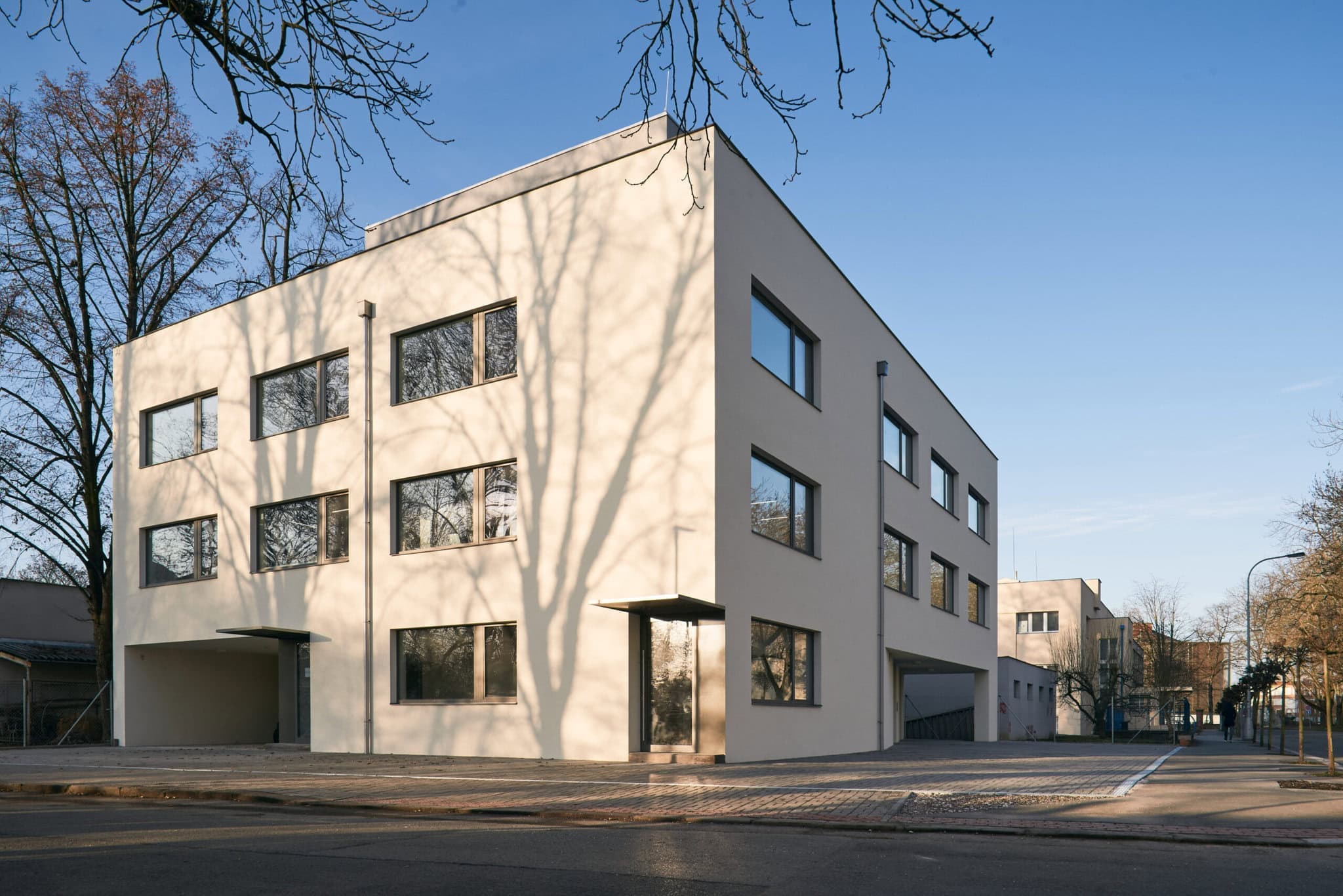 Polyfunkční dům v Hradci Králové – Dům nad domem | myLoci